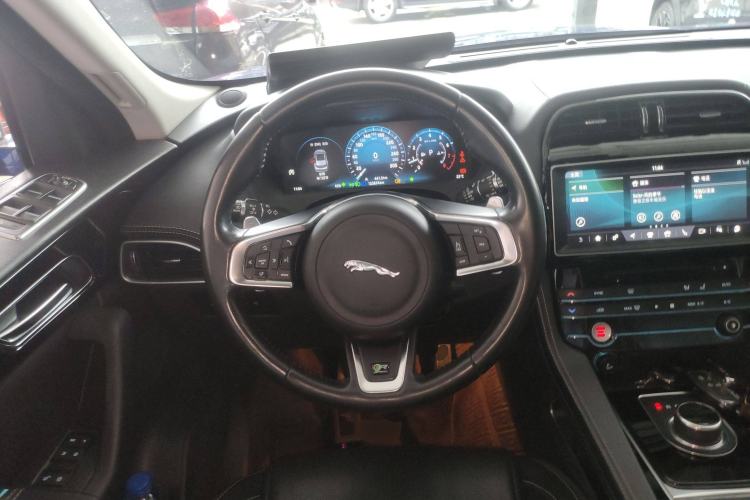 Used Jaguar F-PACE 2018 2.0T All-Wheel Drive R-Sport Sport Edition Steering Wheel