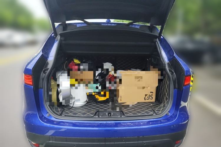 Used Jaguar F-PACE 2018 2.0T Four-Wheel Drive Urban Luxury Edition Trunk