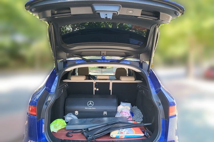 Used Jaguar F-PACE 2018 2.0T Four-Wheel Drive Urban Luxury Edition Trunk