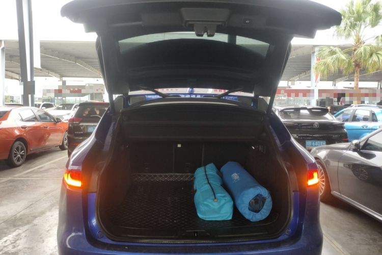 Used Jaguar F-PACE 2018 2.0T All-Wheel Drive R-Sport Sport Edition Trunk