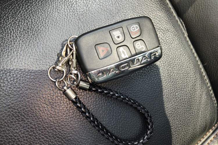 Used Jaguar F-PACE 2018 2.0T Two-Wheel Drive Urban Deluxe Edition Vehicle Key