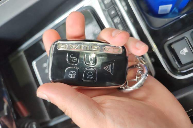 Used Jaguar F-PACE 2018 3.0 SC Four-Wheel Drive R-Sport Sport Edition Vehicle Key