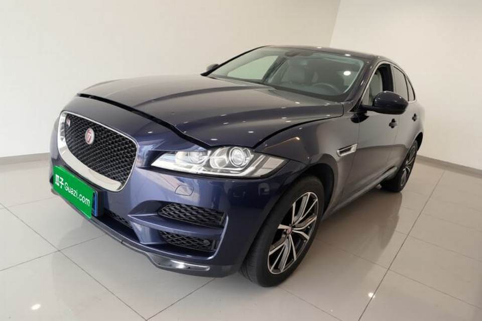 Jaguar F-PACE 2018