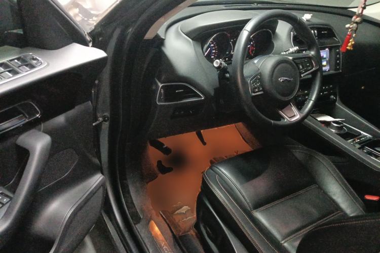 Used Jaguar F-PACE 2018 2.0T Four-Wheel Drive Urban Luxury Edition Driver Seat