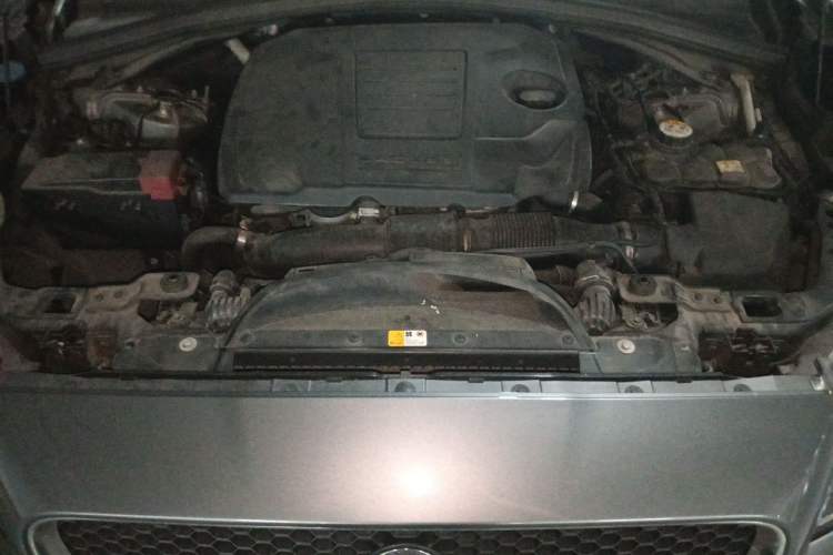 Used Jaguar F-PACE 2018 2.0T Four-Wheel Drive Urban Luxury Edition Engine Bay