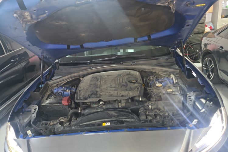 Used Jaguar F-PACE 2018 2.0T Four-Wheel Drive Urban Luxury Edition Engine Bay