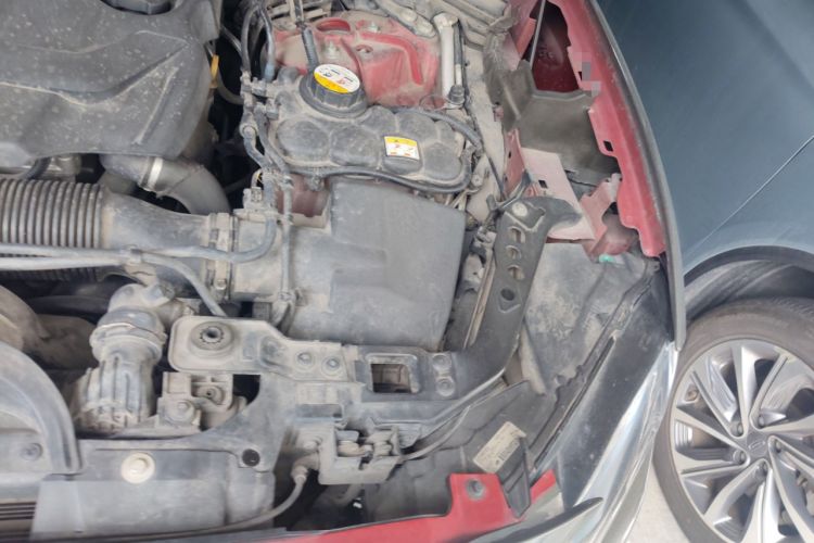 Used Jaguar F-PACE 2018 2.0T Two-Wheel Drive Urban Deluxe Edition Engine Bay Left