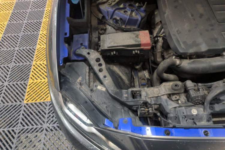 Used Jaguar F-PACE 2018 2.0T All-Wheel Drive R-Sport Sport Edition Engine Bay Right