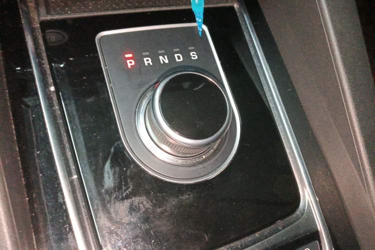 Used Jaguar F-PACE 2018 2.0T Four-Wheel Drive Urban Luxury Edition Gear Lever