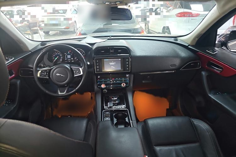 Used Jaguar F-PACE 2018 2.0T Four-Wheel Drive Urban Luxury Edition Interior 2