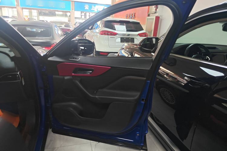 Used Jaguar F-PACE 2018 2.0T Four-Wheel Drive Urban Luxury Edition Interior 5