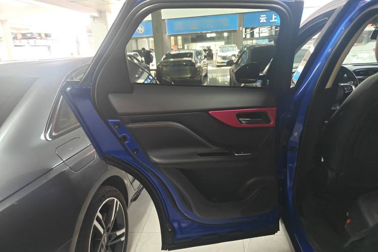 Used Jaguar F-PACE 2018 2.0T Four-Wheel Drive Urban Luxury Edition Interior 8