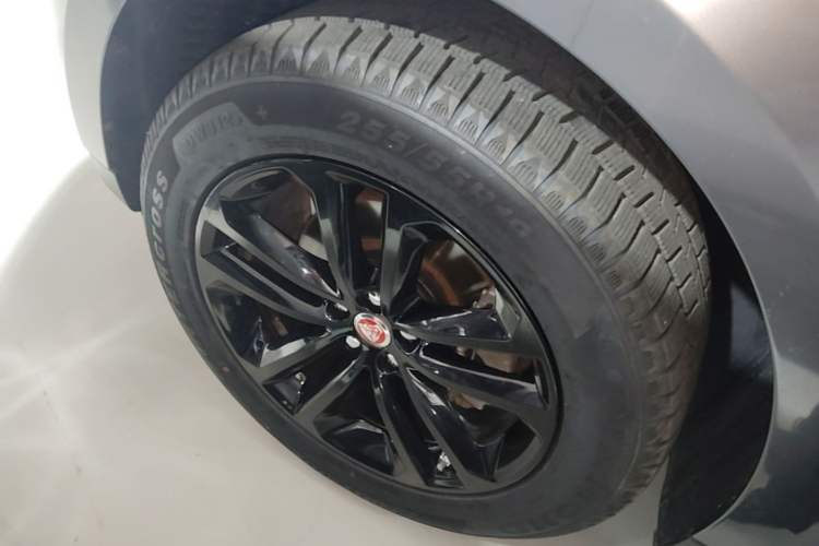 Used Jaguar F-PACE 2018 2.0T Four-Wheel Drive Urban Luxury Edition Left Front Wheel Hub