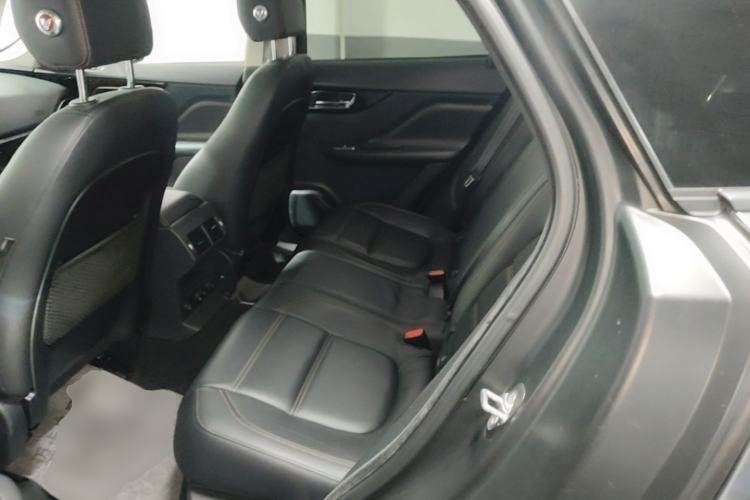 Used Jaguar F-PACE 2018 2.0T Four-Wheel Drive Urban Luxury Edition Left Rear Seat