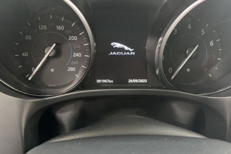 Used Jaguar F-PACE 2018 2.0T Four-Wheel Drive Urban Luxury Edition Odometer Close Up