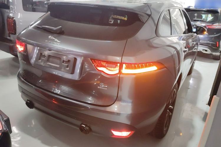 Used Jaguar F-PACE 2018 2.0T Four-Wheel Drive Urban Luxury Edition Rear Right 45 Deg