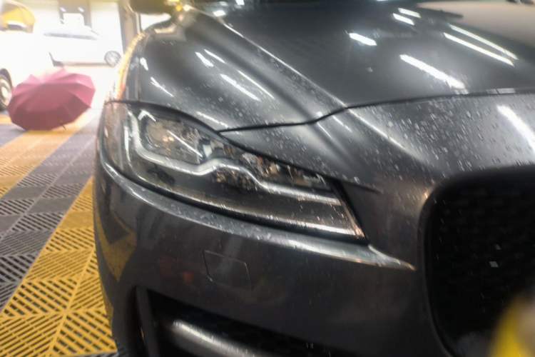 Used Jaguar F-PACE 2018 2.0T All-Wheel Drive R-Sport Sport Edition Right Front Headlight