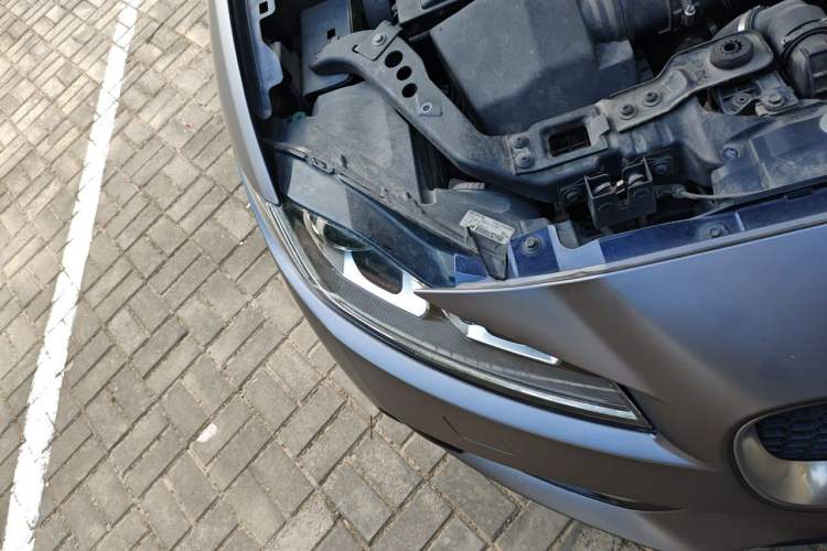 Used Jaguar F-PACE 2018 3.0 SC Four-Wheel Drive R-Sport Sport Edition Right Front Headlight