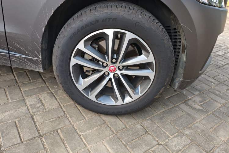 Used Jaguar F-PACE 2018 3.0 SC Four-Wheel Drive R-Sport Sport Edition Right Front Wheel Hub