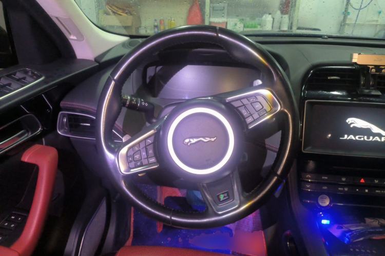 Used Jaguar F-PACE 2018 2.0T All-Wheel Drive R-Sport Sport Edition Steering Wheel