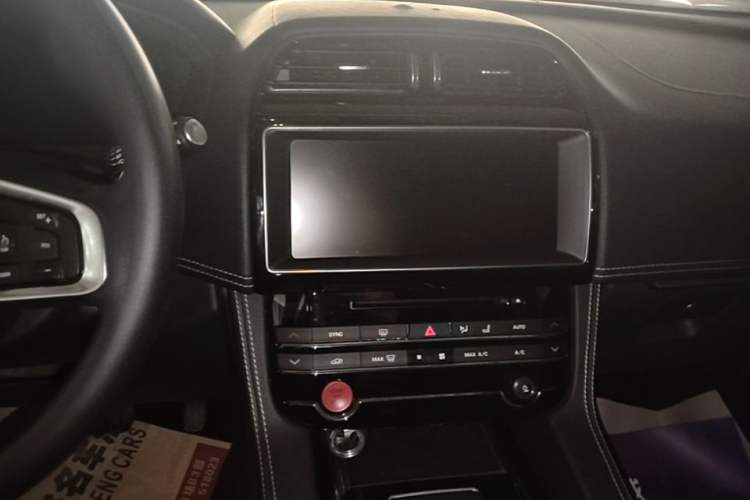 Used Jaguar F-PACE 2018 2.0T All-Wheel Drive R-Sport Sport Edition Audio And AC Panel