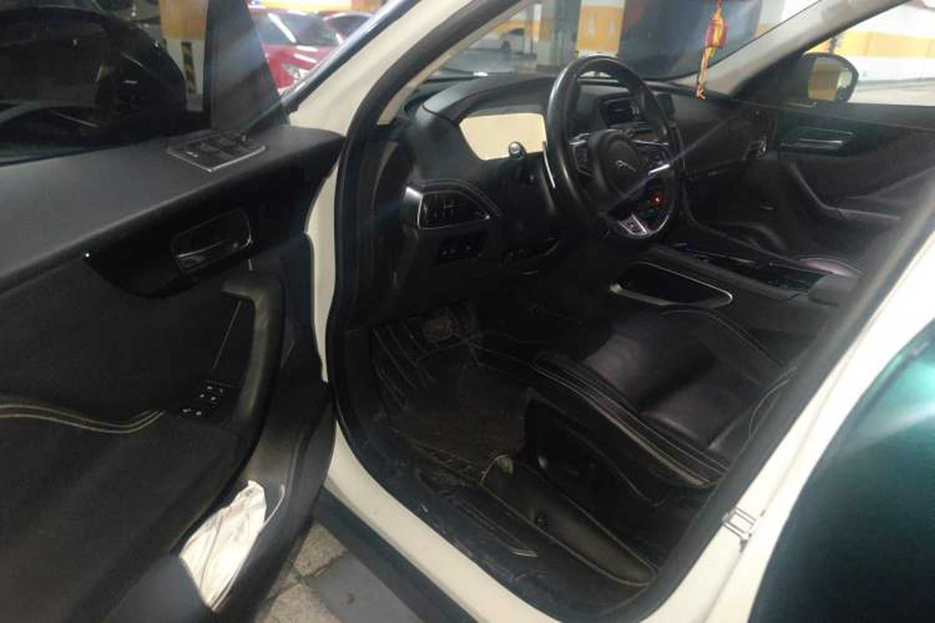 Used Jaguar F-PACE 2018 2.0T All-Wheel Drive R-Sport Sport Edition Driver Seat