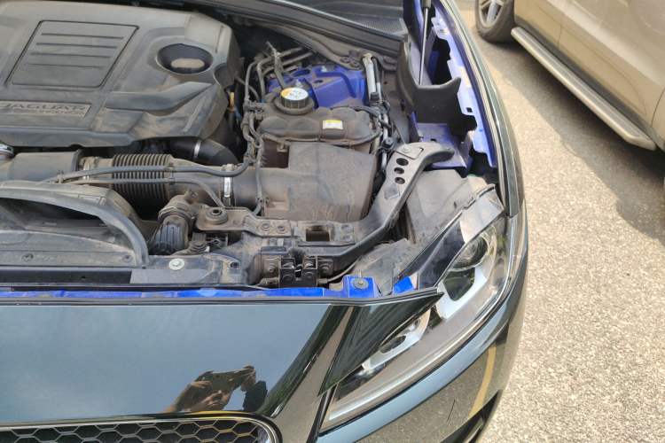 Used Jaguar F-PACE 2018 2.0T Four-Wheel Drive Urban Luxury Edition Engine Bay Left