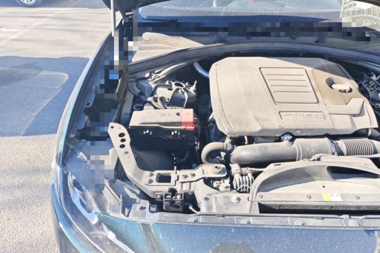 Used Jaguar F-PACE 2018 2.0T Two-Wheel Drive Urban Deluxe Edition Engine Bay Right