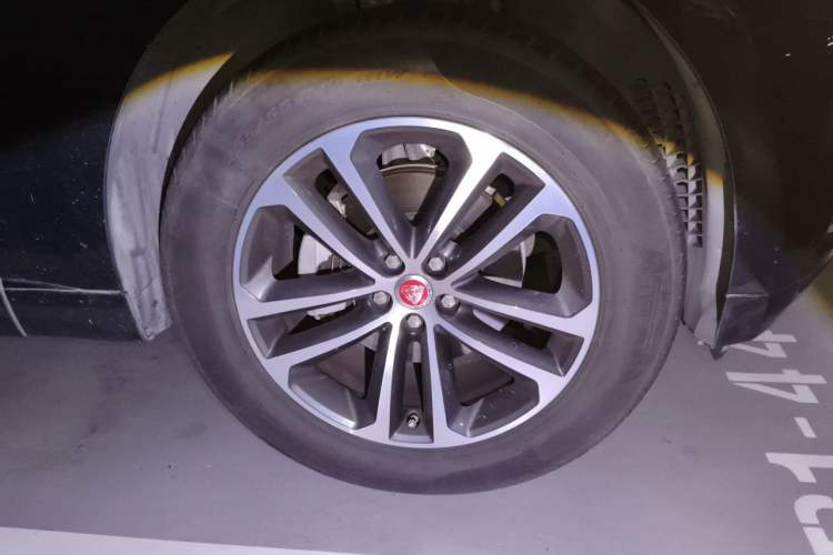 Used Jaguar F-PACE 2018 2.0T All-Wheel Drive R-Sport Sport Edition Exterior 7