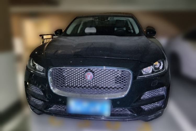 Used Jaguar F-PACE 2018 2.0T Four-Wheel Drive Urban Luxury Edition Front