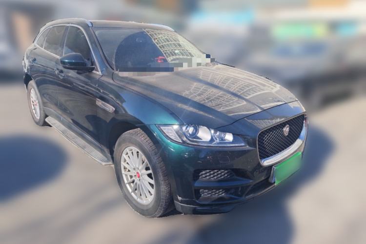 Used Jaguar F-PACE 2018 2.0T Two-Wheel Drive Urban Deluxe Edition Front Right 45 Deg