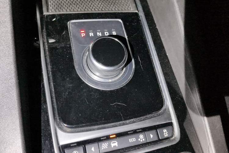 Used Jaguar F-PACE 2018 2.0T Four-Wheel Drive Urban Luxury Edition Gear Lever