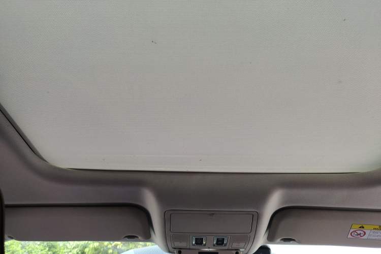 Used Jaguar F-PACE 2018 2.0T Four-Wheel Drive Urban Luxury Edition Headliner