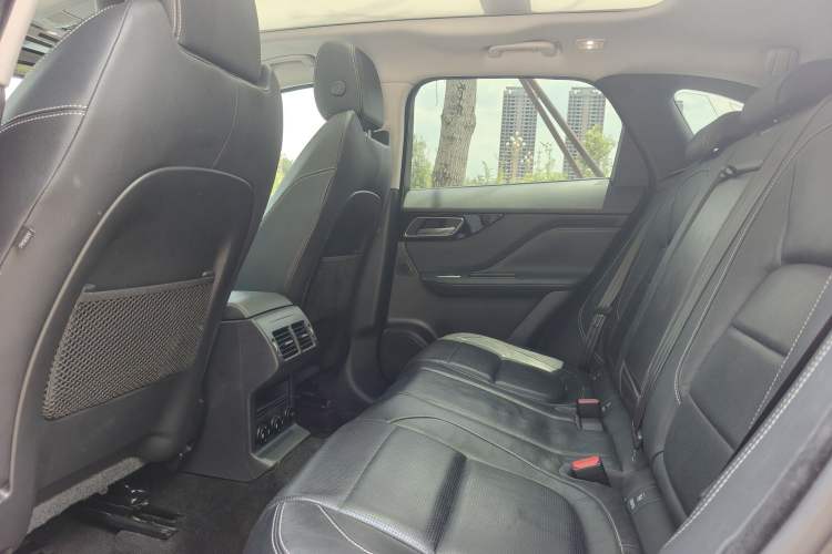 Used Jaguar F-PACE 2018 2.0T All-Wheel Drive R-Sport Sport Edition Interior 5