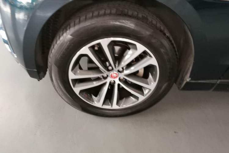 Used Jaguar F-PACE 2018 2.0T All-Wheel Drive R-Sport Sport Edition Left Front Wheel Hub
