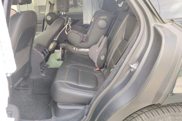 Used Jaguar F-PACE 2018 2.0T Four-Wheel Drive Urban Luxury Edition Left Rear Seat