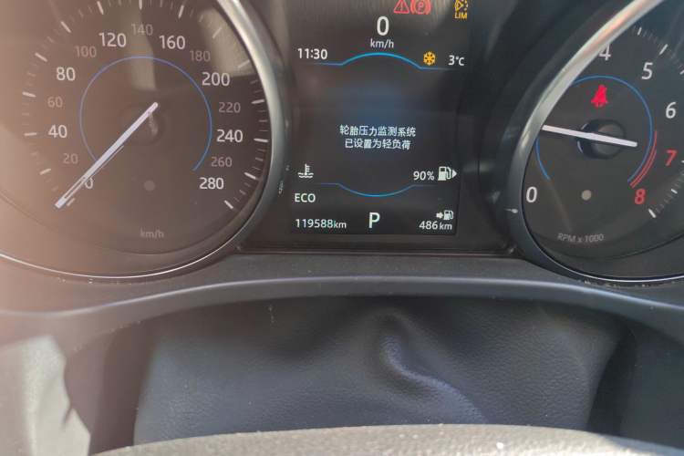 Used Jaguar F-PACE 2018 2.0T Two-Wheel Drive Urban Deluxe Edition Odometer Close Up