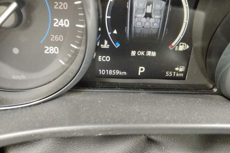 Used Jaguar F-PACE 2018 2.0T Four-Wheel Drive Urban Luxury Edition Odometer Close Up