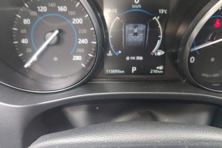 Used Jaguar F-PACE 2018 2.0T Four-Wheel Drive Urban Luxury Edition Odometer Close Up
