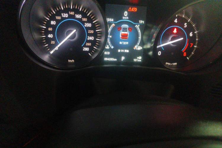 Used Jaguar F-PACE 2018 2.0T Four-Wheel Drive Urban Luxury Edition Odometer Close Up