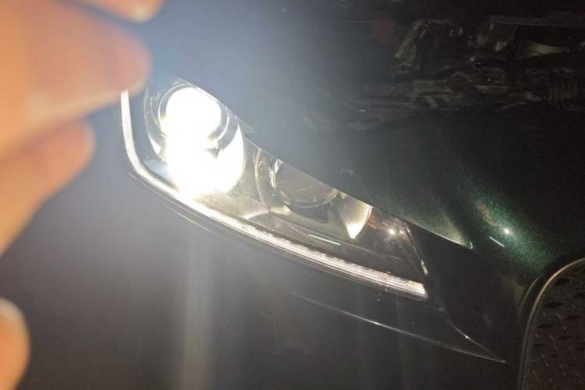 Used Jaguar F-PACE 2018 2.0T Four-Wheel Drive Urban Luxury Edition Right Front Headlight