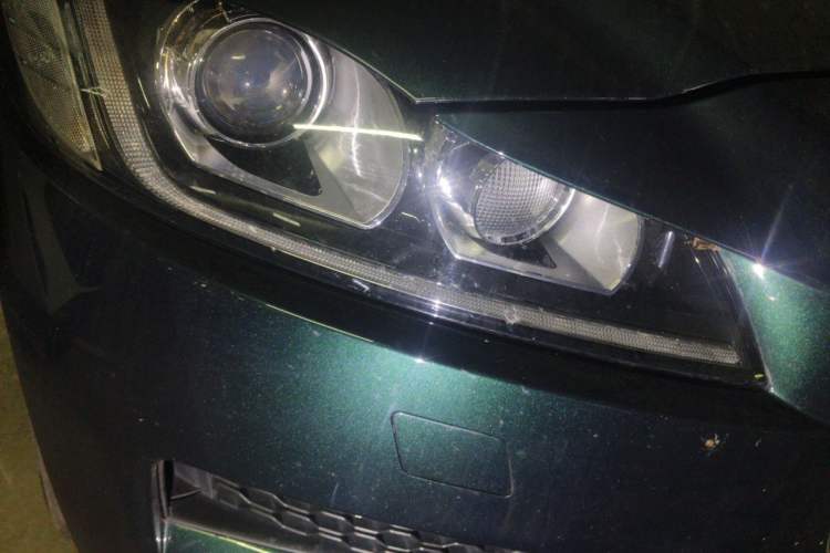 Used Jaguar F-PACE 2018 2.0T Four-Wheel Drive Urban Luxury Edition Right Front Headlight