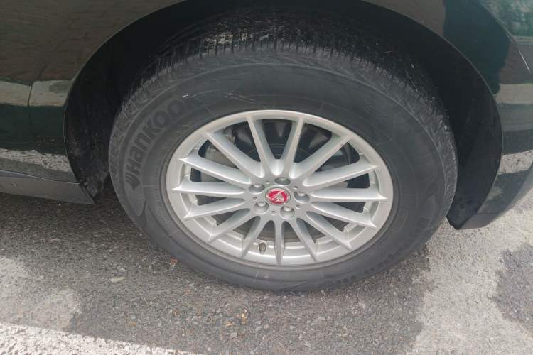 Used Jaguar F-PACE 2018 2.0T Four-Wheel Drive Urban Luxury Edition Right Front Wheel Hub