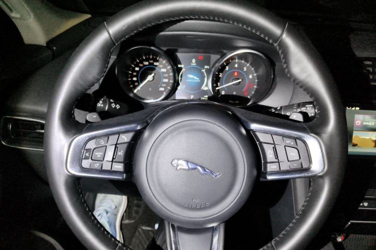 Used Jaguar F-PACE 2018 2.0T Four-Wheel Drive Urban Luxury Edition Steering Wheel