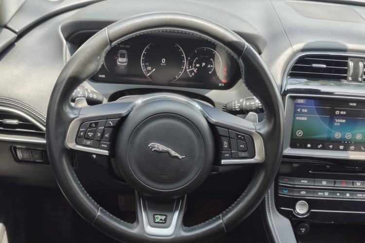 Used Jaguar F-PACE 2018 2.0T All-Wheel Drive R-Sport Sport Edition Steering Wheel