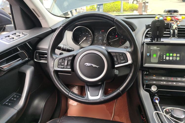 Used Jaguar F-PACE 2018 2.0T Four-Wheel Drive Urban Luxury Edition Steering Wheel