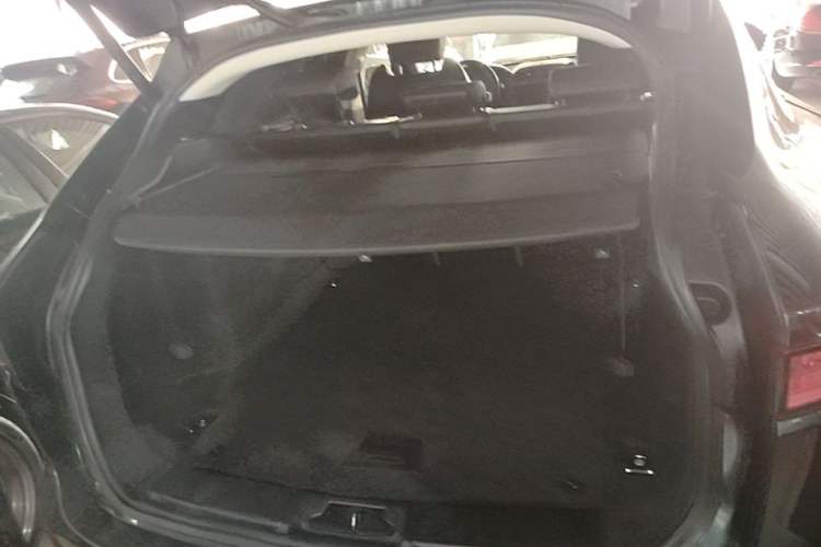 Used Jaguar F-PACE 2018 2.0T All-Wheel Drive R-Sport Sport Edition Trunk