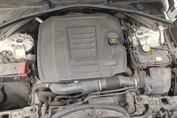 Used Jaguar F-PACE 2018 2.0T Four-Wheel Drive Urban Luxury Edition Engine Bay
