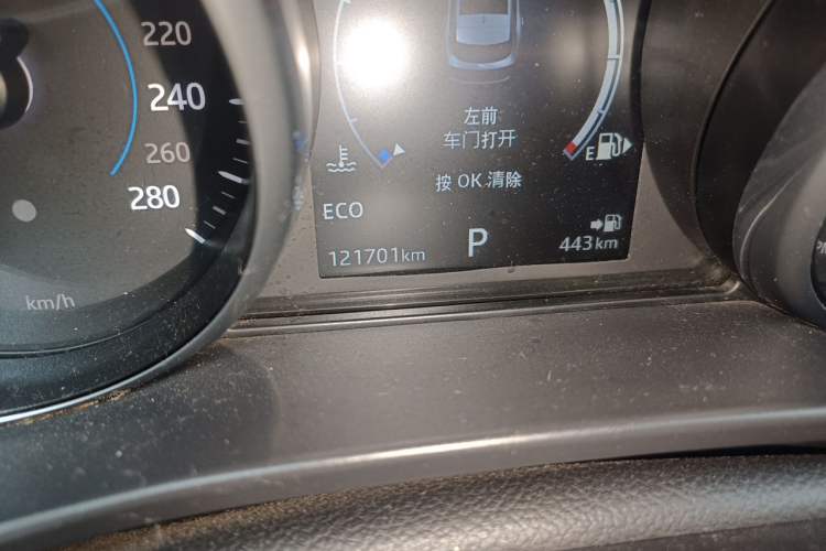 Used Jaguar F-PACE 2018 2.0T Four-Wheel Drive Urban Luxury Edition Odometer Close Up