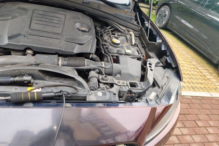 Used Jaguar F-PACE 2018 2.0T Four-Wheel Drive Urban Luxury Edition Engine Bay Left